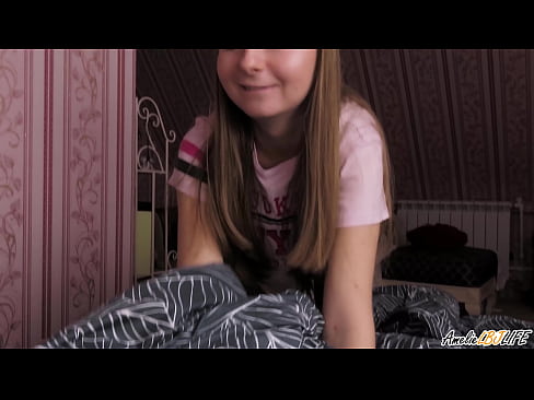 ❤️ Bidh Blondie a’ tarraing a BFF gu domhainn agus a’ faighinn cum na beul ❤❌ Porno leinn ﹏