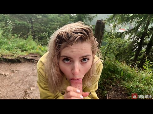 ❤️ Nighean a’ slugadh cum às deidh blowjob poblach - Eva Elfi ❤❌ Porno leinn ﹏